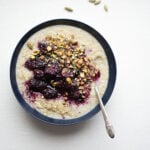oatmeal with fruit sauce
